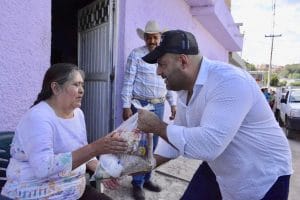 ENTREGA APOYOS 1