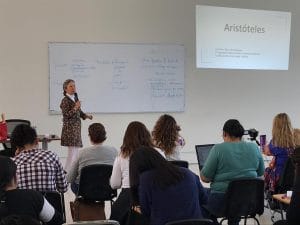 Llegó la filosofía griega al CECOART de mano de la Dra. Ana Bertha Nova 1
