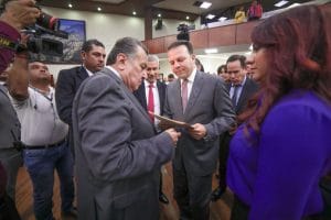 REPRUEBAN A SECRETARIO