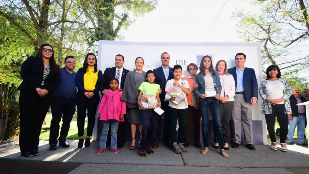 COMUNICADO BECAS JUNTOS POR LA NIÑEZ 1