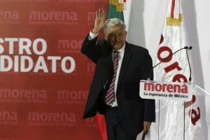 andres-manuel-lopez-obrador-registro-precandidato-morena-elecciones-2018_MILIMA20171212_0171_8