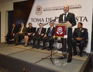 Gobernador toma protesta a nuevo patronato del ITD