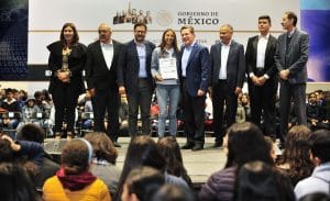 Se entregan becas “Benito Juárez” en Durango