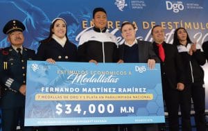 21dic19.-Foto Entrega Gobernador stímulos a deportistas