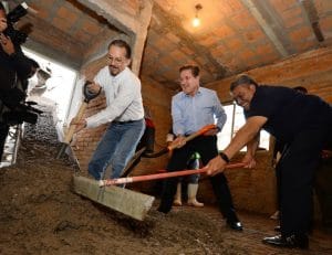 Arranca Gobernador 551 acciones de vivienda y piso firme (2)