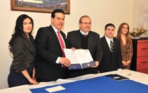 Firma de convenio UNES