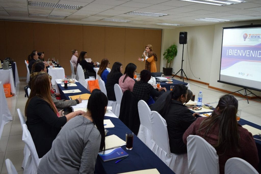 Capacitación constante para instancias municipales de la mujer