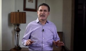 1. A cambiar la forma de convivir en familia, llama Gobernador