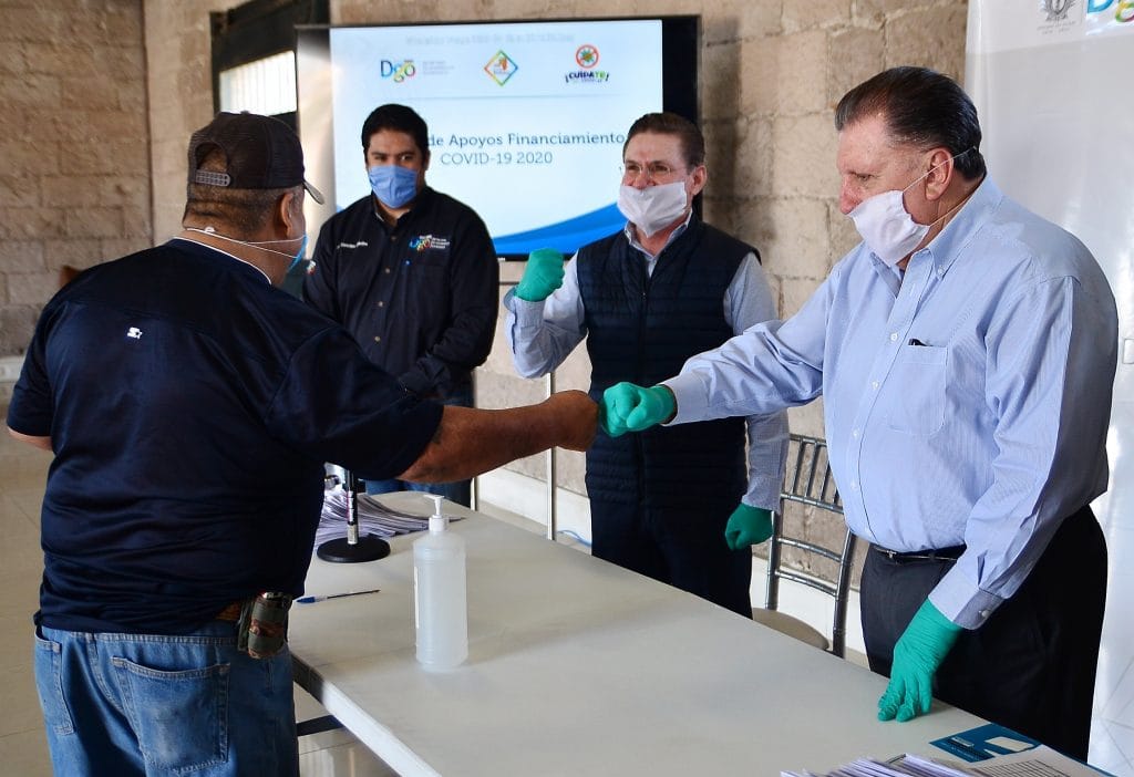2. Entrega Gobernador primeros apoyos de financiamiento por Covid-19