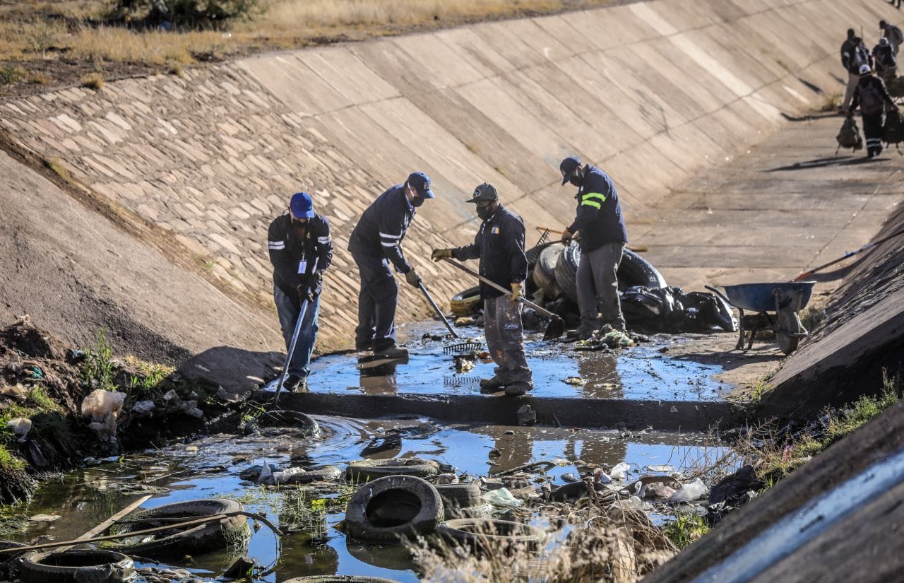 Salum inicia limpieza de canales y arroyos para evitar inundaciones
