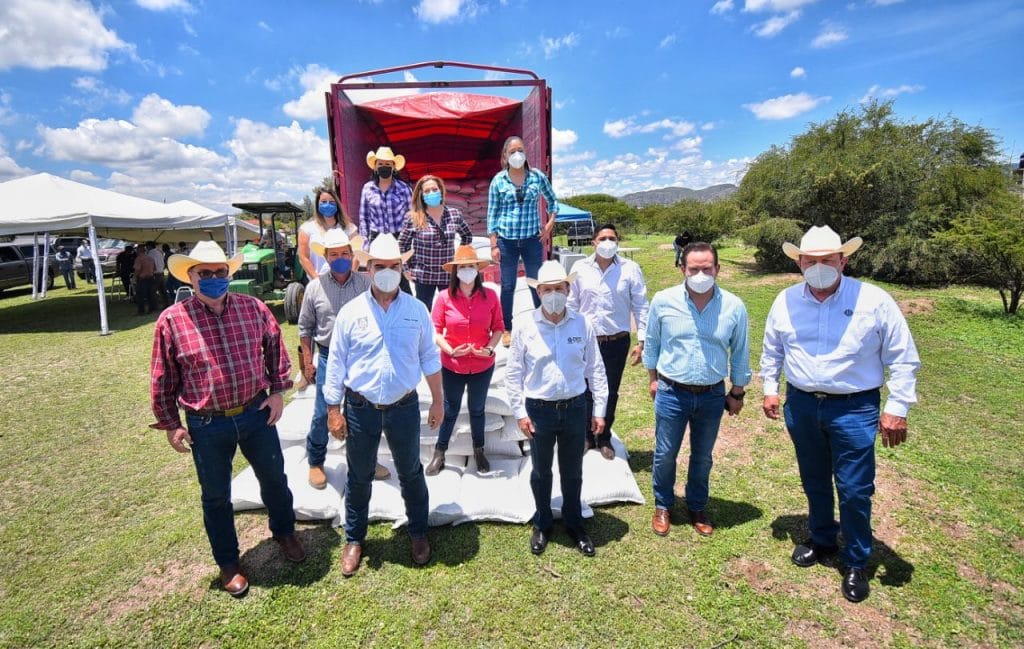 COMUNICADO ENTREGAN AISPURO Y SALUM 60 TONELADAS DE SEMILLA DE FRIJOL