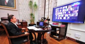 1. Inaugura Aispuro y Sra. Elvira, Radio Maratón y Juguetón 2020