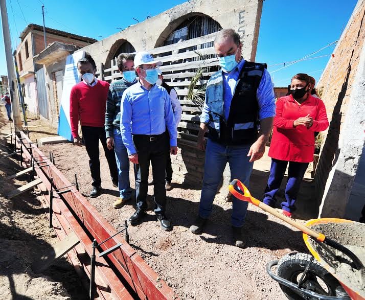 Aispuro y Salum ponen “Manos a la Obra” con banquetas y guarniciones 1.