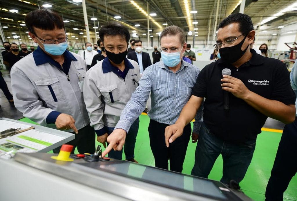 FOTO 1.- JRAT con empresarios