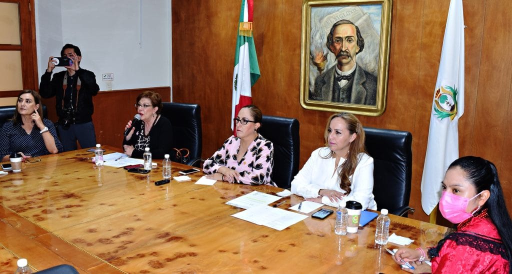 IEM-con-Diputadas-03