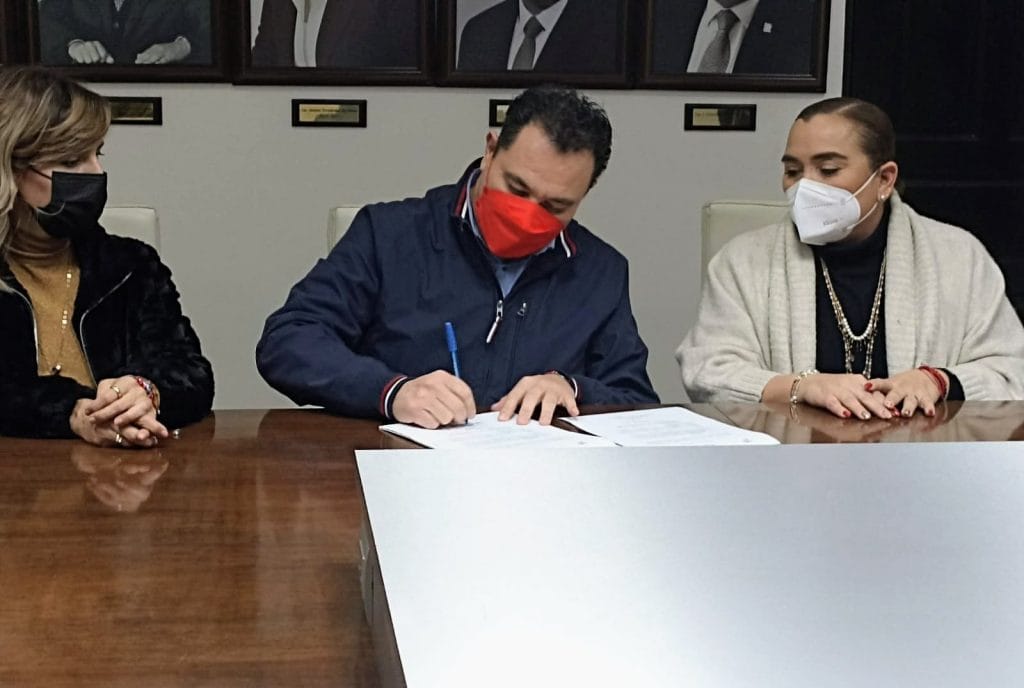 Firma-convenio-IDAIP-2