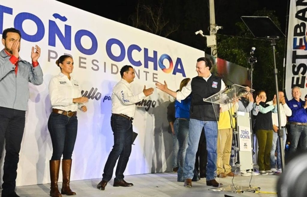 En-equipo-con-Tono-Ochoa-defenderemos-Durango-Esteban-2