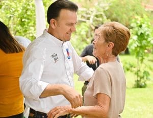 Esteban-va-por-un-mejor-servicio-de-salud-y-medicamentos1