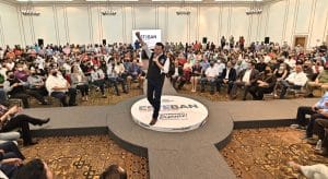 Presenta-Esteban-Villegas-su-vision-para-Durango2