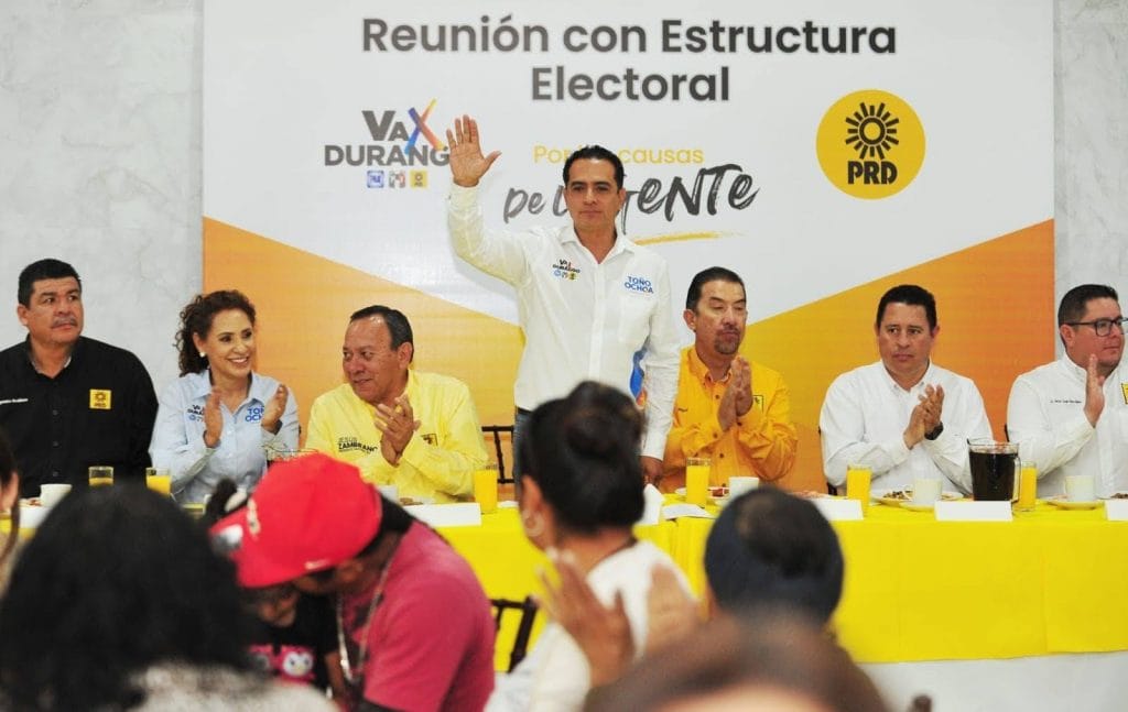 Tono-Ochoa-encabeza-las-preferencias6