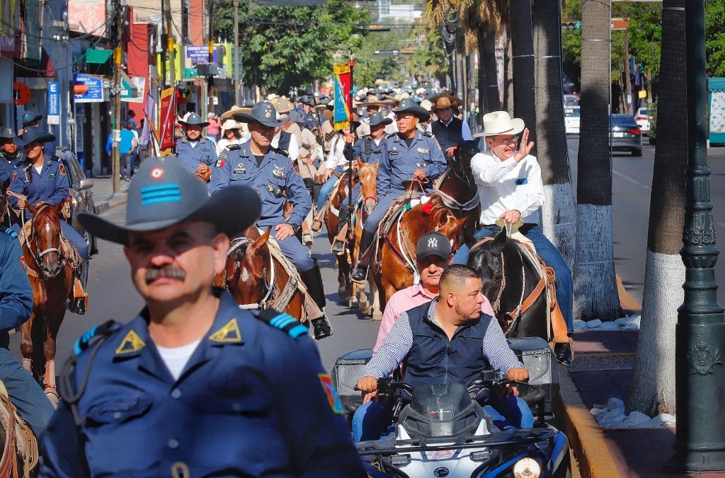 M-06-12-22-Cabalgata-Civico-Militar-0039-2