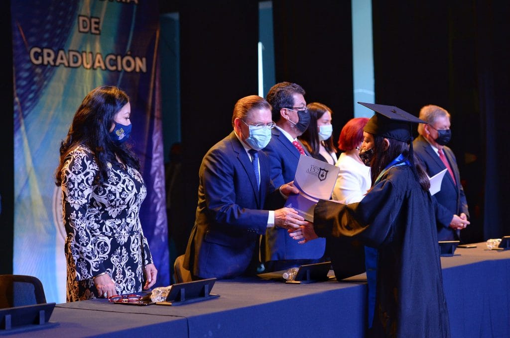 MEDIOS-DGO-1-07-18-22-Ceremonia-de-graduacion-BYCENED-0024