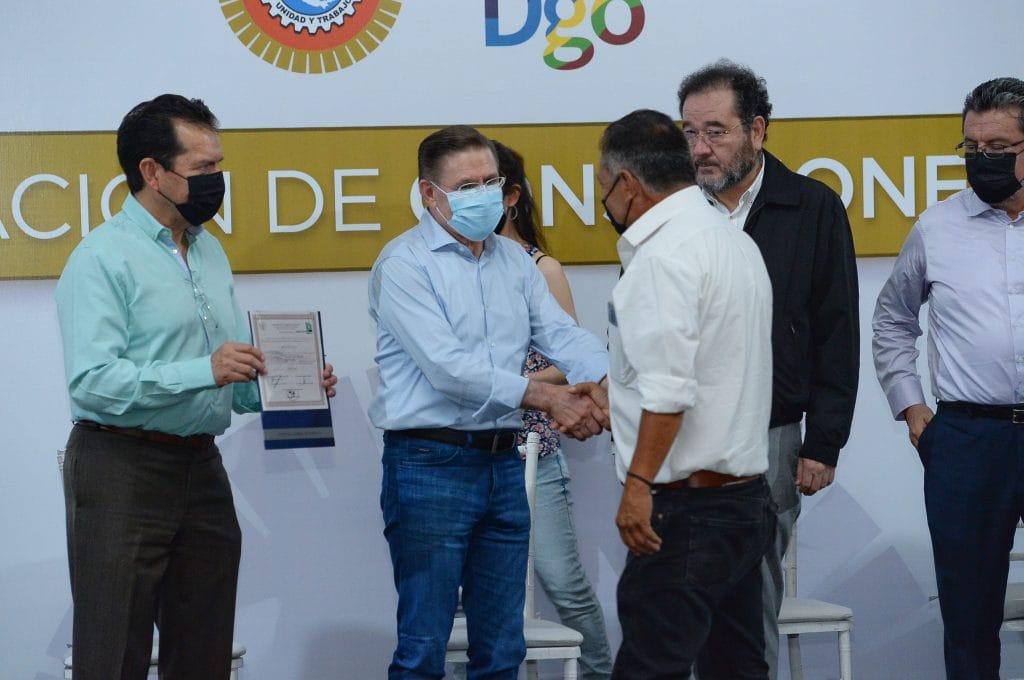 MEDIOS_DGO_1_07_07_22_Entrega_de_Concesiones_En_Cineteca_Municipal