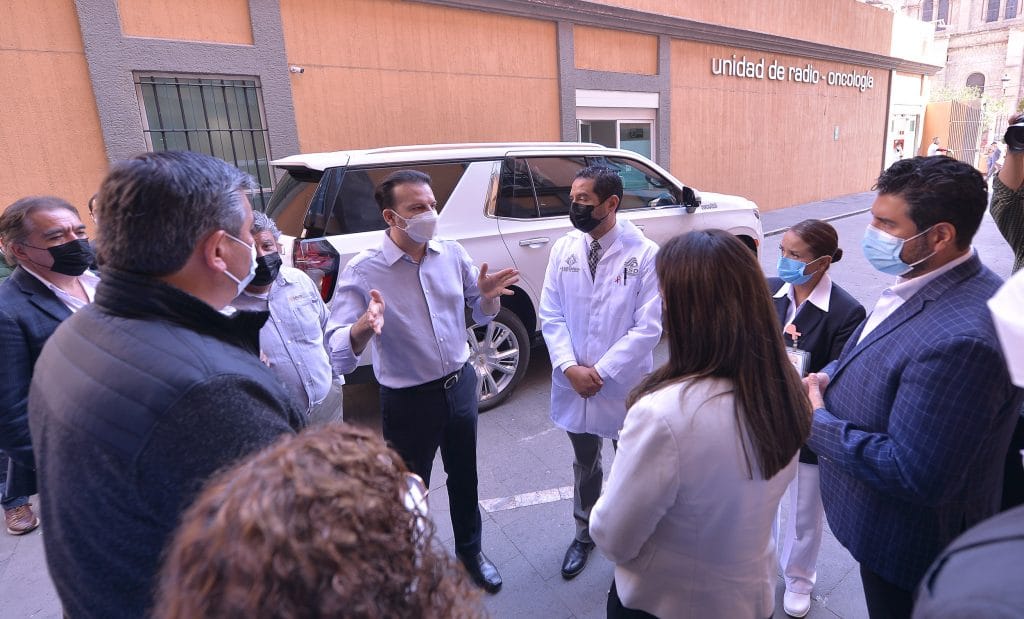 Foto.-Trabaja-Esteban-por-concretar-HR-Santiago-1