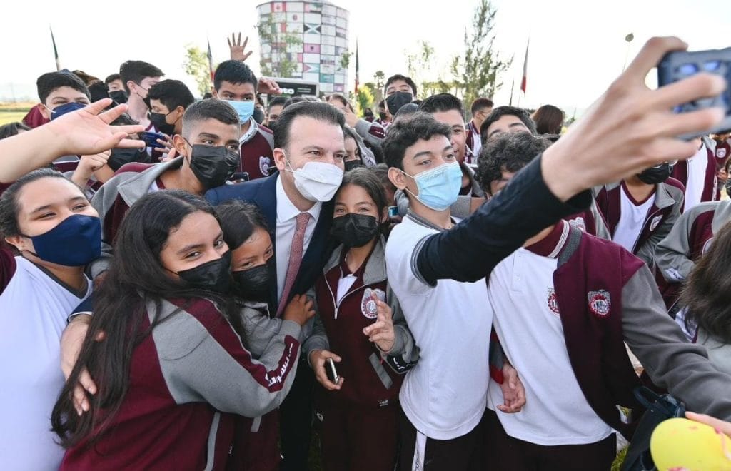 Va-Gobierno-de-Esteban-por-colocar-a-Durango-entre-los-5-mejores-en-calidad-educativa