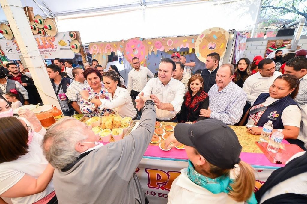 Como-nunca-antes-la-Kermes-de-la-Familia-2022-supera-las-expectativas-Esteban-y-Marisol-1
