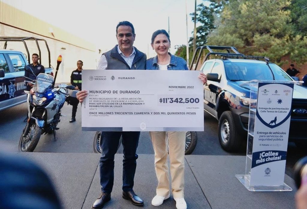 Con-transparencia-Esteban-envia-a-Municipio-recursos-del-registro-de-chocolatos-para-pavimentar-calles-4