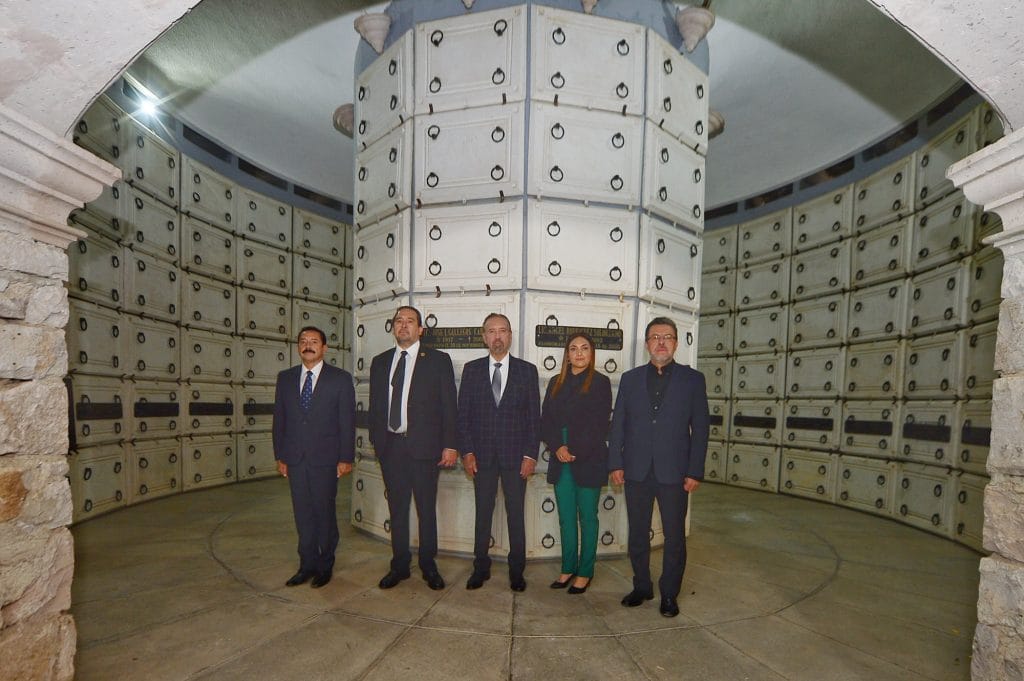 Gobierno-del-Estado-honra-la-memoria-de-Mujeres-y-Hombres-Ilustres-1