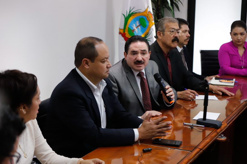 Logra-acuerdo-Gobierno-de-Esteban-con-maestros-se-reanudan-clases-este-martes-1