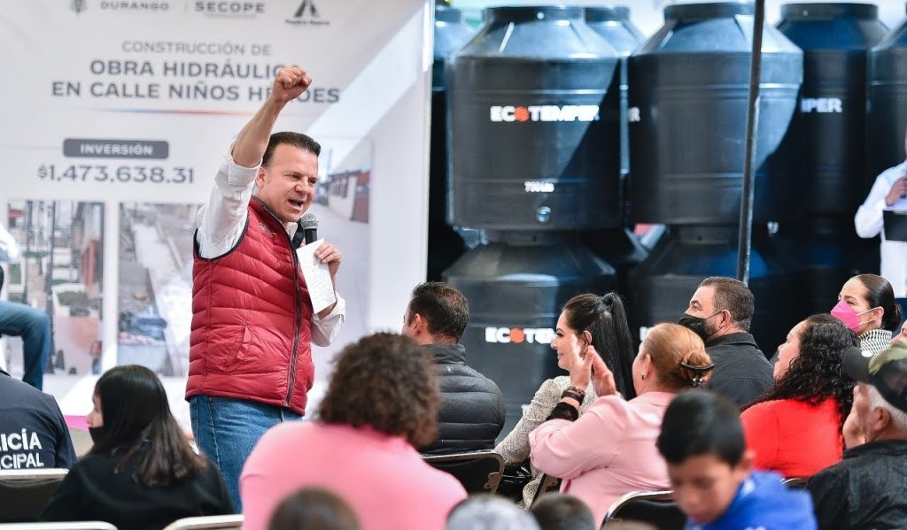 Obras-agua-utiles-patrulla-y-titulos-de-propiedad-para-familias-de-Pueblo-Nuevo-Esteban6