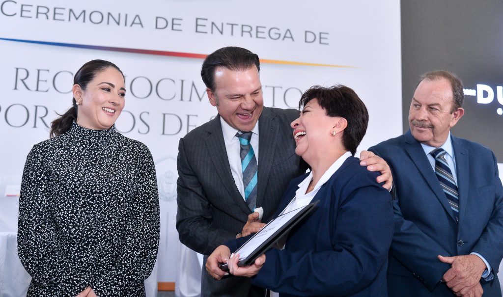 Reconoce-Esteban-a-personal-de-salud-por-su-entrega-en-contingencias-sanitarias-4