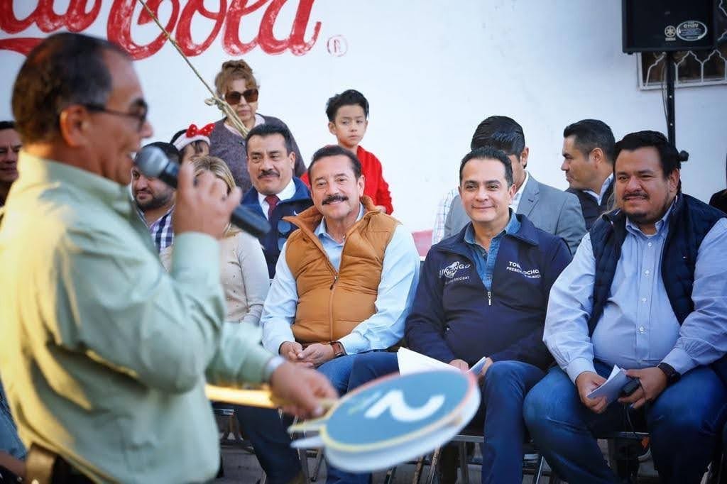 Tono-Ochoa-atiende-y-da-resultados-en-todas-las-colonias-de-Durango1