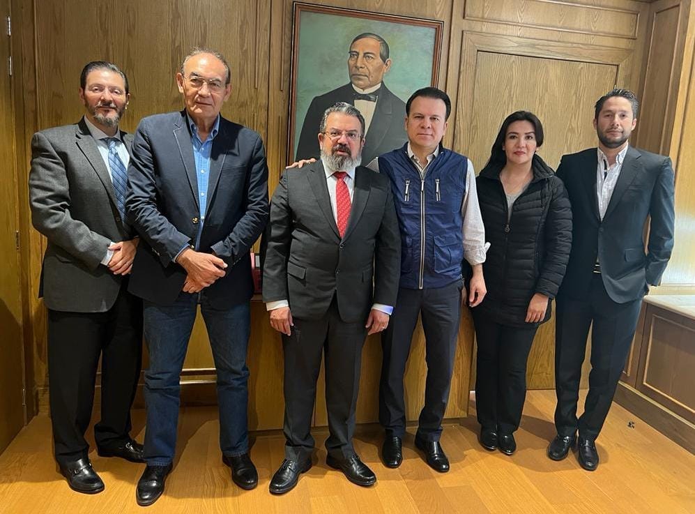 Gestiones de Esteban ante la Federación no se detienen_ ahora va por mejores carreteras en Durango (2)
