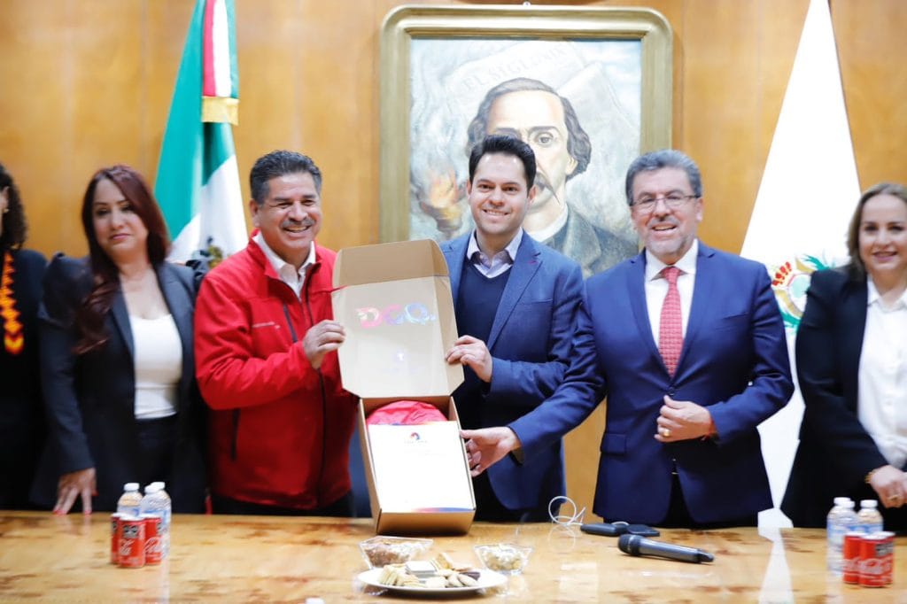 Entregan al Congreso, Plan de Desarrollo del Gobierno de Esteban con propuestas de los duranguenses (1)