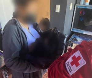 Auxilian policías municipales y Cruz Roja a duranguense en labor de parto
