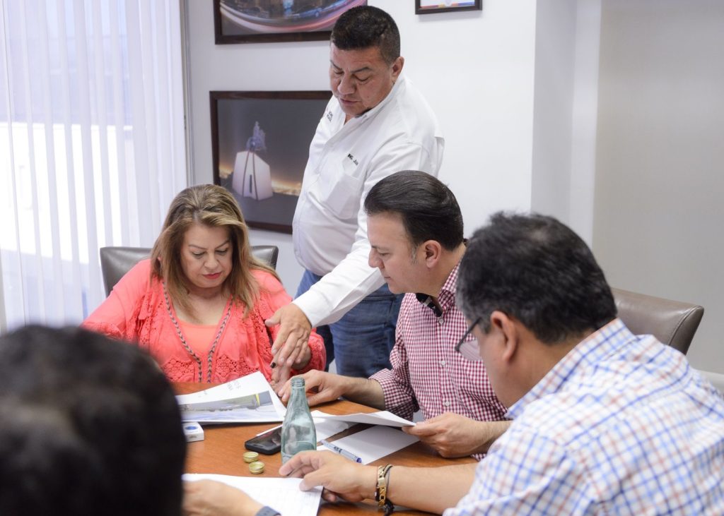Coordinan Esteban y Lety trabajo en unidad para realizar obras de impacto para Gómez Palacio