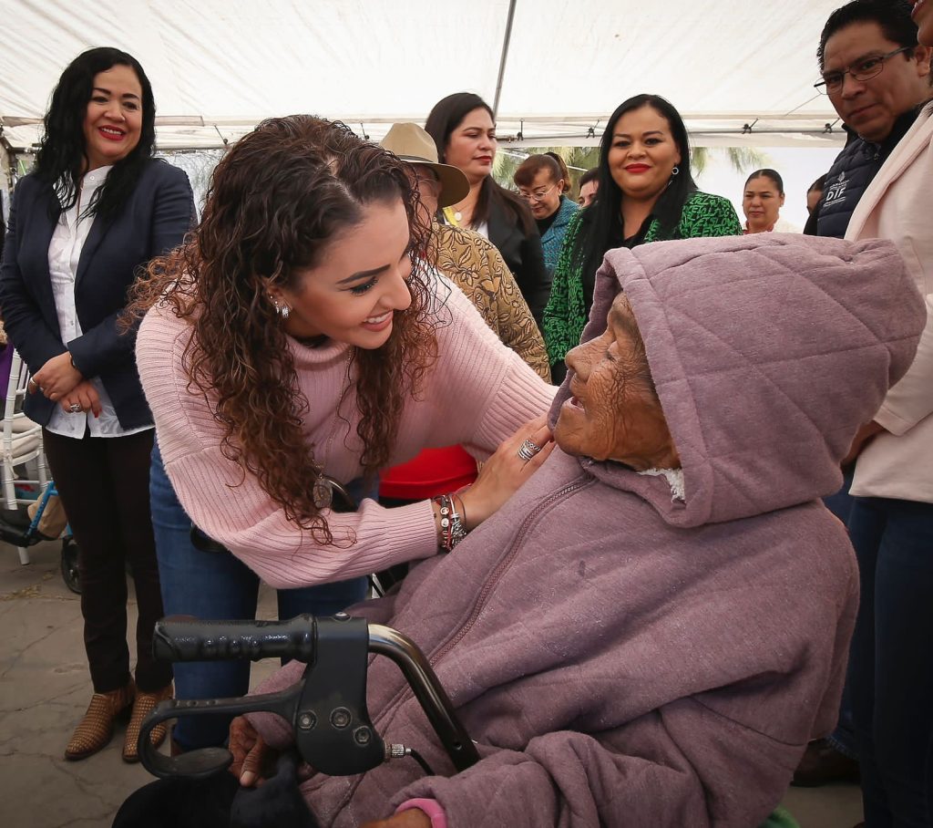 DIF está “Contigo a tu lado” con programa para apoyar a personas con discapacidad y adultos mayores (2)