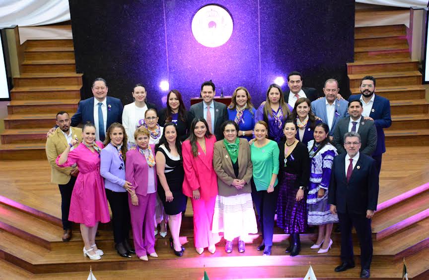 ESPACIO A MUJERES