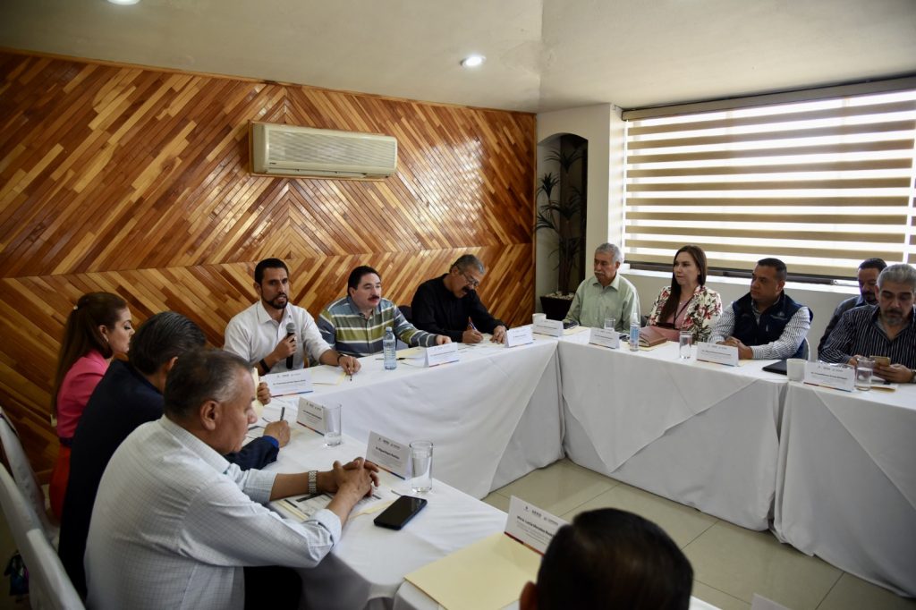 Trabaja Gobierno de Esteban para formar más profesionistas