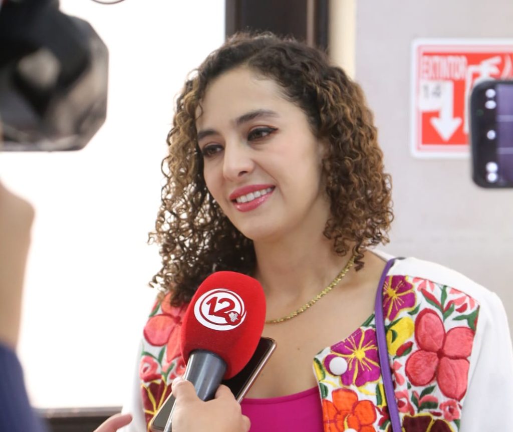 GABY HERNANDEZ-17