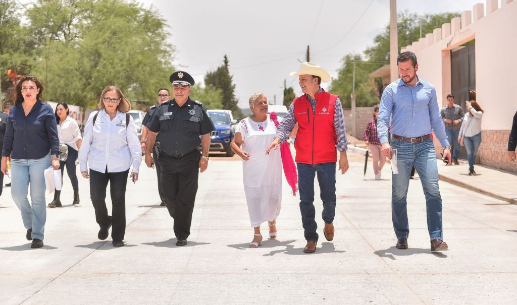A donde va, Esteban lleva apoyos; Peñón Blanco le agradece3