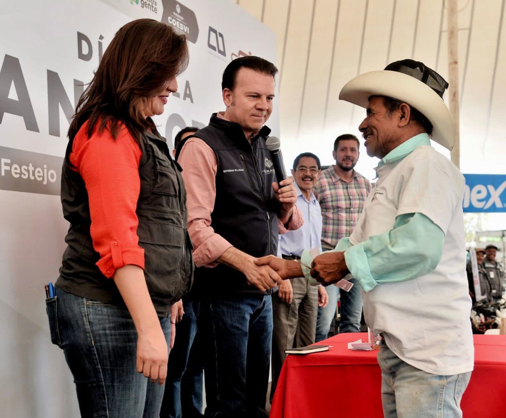 Más chamba y mejor pago con obras que vienen para Durango Esteban2