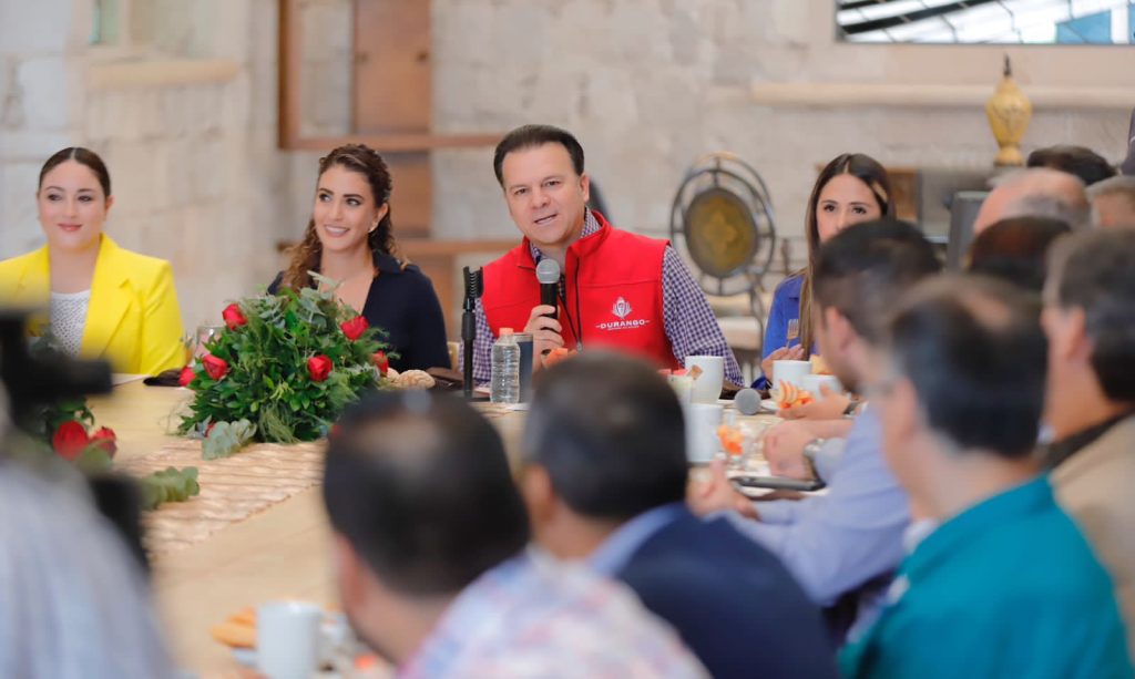 Regresan Marisol y Esteban las cirugías gratuitas de prótesis de rodilla y cadera2