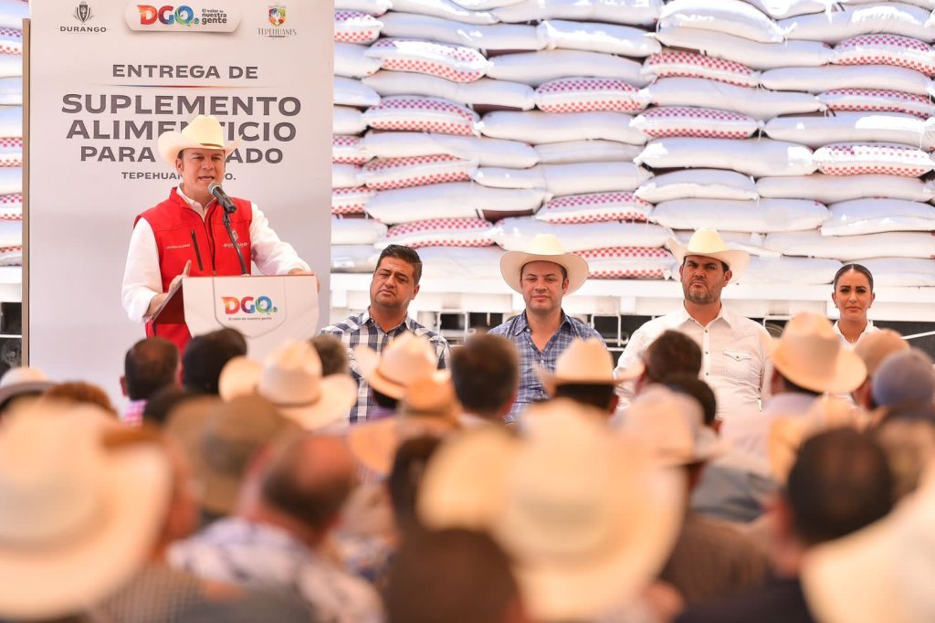 Lleva Esteban suplemento y bordos de abrevadero a ganaderos para mitigar sequía y altas temperaturas5