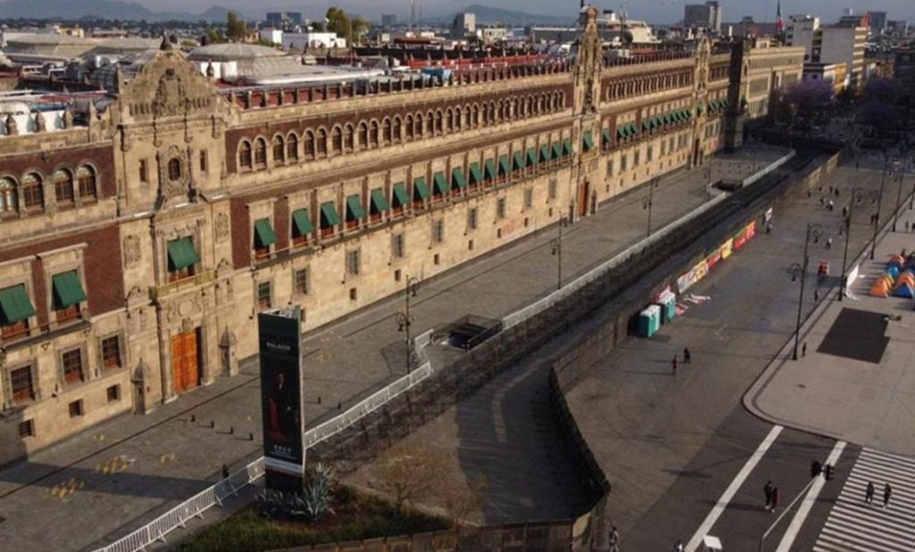 AMLO-palacio-nacional-1160x700