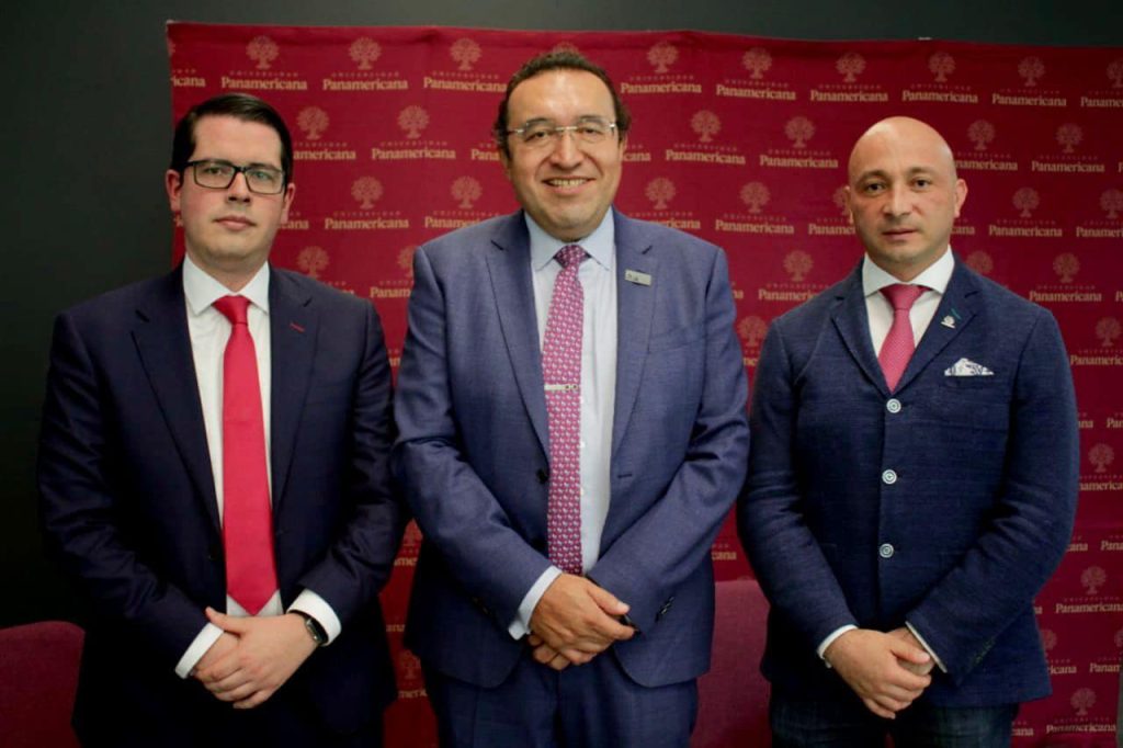 Jorge Pr el presidente de la ASUME, Armando Zúñig